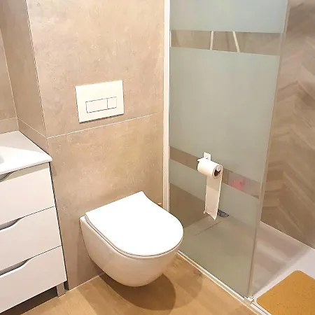 아파트 First Line Levante Beautiful Two Bedrooms