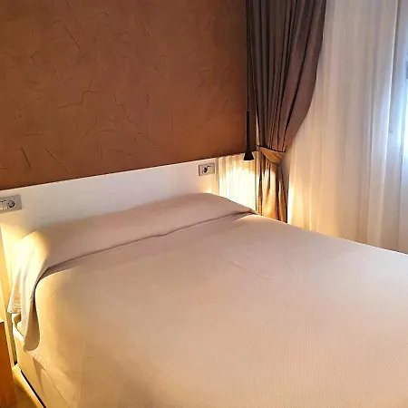 아파트 First Line Levante Beautiful Two Bedrooms *